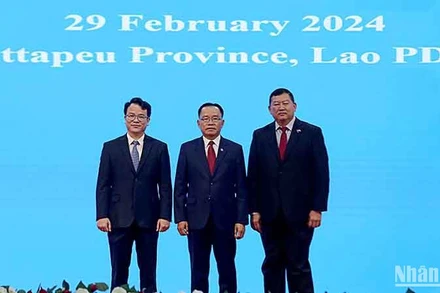 Các Trưởng SOM Campuchia, Lào, Việt Nam tại Hội nghị. Ảnh: TRỊNH DŨNG