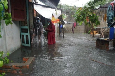 Các hộ dân sống trong khu vực nguy cơ cao về thiên tai sẽ được hỗ trợ ổn định cuộc sống.