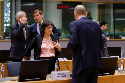 Bộ trưởng Năng lượng Bỉ Tinne Van der Straeten dự một cuộc họp của các bộ trưởng năng lượng EU tại Brussels, ngày 24/11. (Ảnh: Reuters)