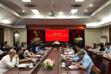 Toàn cảnh hội nghị.