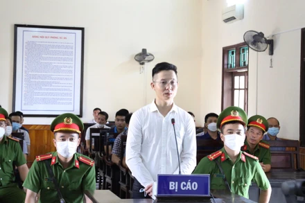 Bị cáo Nguyễn Đức Hùng tại phiên xét xử sơ thẩm sáng 13/7/2022 tại Tòa án nhân dân tỉnh Hà Tĩnh.