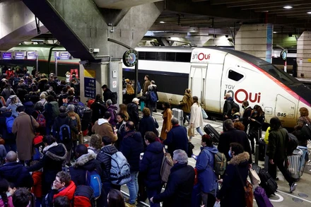 40% số chuyến tàu được lên lịch vào ngày 24-25/12 tại Pháp đã bị hủy. (Ảnh: Reuters)