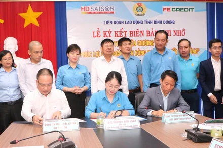 Ký kết biên bản ghi nhớ thực hiện chương trình "Phúc lợi cho đoàn viên Công đoàn và người lao động" tại Bình Dương.