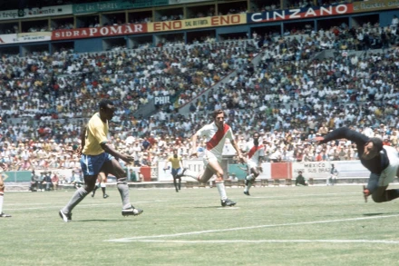 [Video] Năm bàn thắng đỉnh cao trong sự nghiệp của Pelé