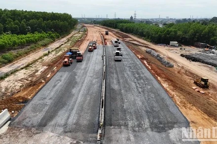 Tiếp tục đẩy nhanh tiến độ giải ngân vốn đầu tư công năm 2025