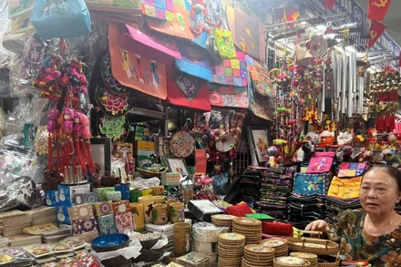 Công tác thu ngân sách Nhà nước đạt kết quả tích cực. 