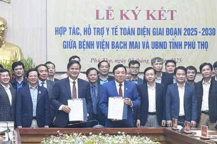 Lãnh đạo tỉnh Phú Thọ và Bệnh viện Bạch Mai ký kết hợp tác toàn diện giữa tỉnh Phú Thọ và Bệnh viện Bạch Mai.