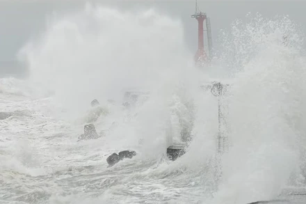 Ba cơn bão xuất hiện cùng lúc tại nam Thái Bình Dương