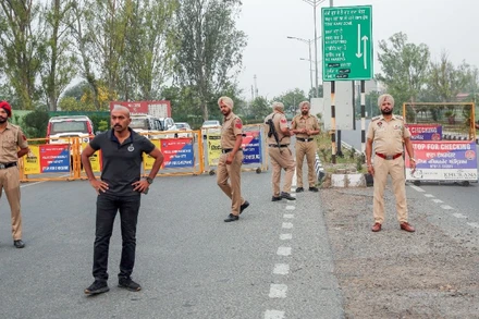 Lực lượng an ninh Ấn Độ được triển khai tại khu vực Amritsar, bang Punjab, ngày 7/5/2025. (Ảnh: ANI/TTXVN)
