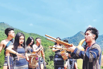 Vũ điệu của người Cơ Ho trên cao nguyên Langbiang.