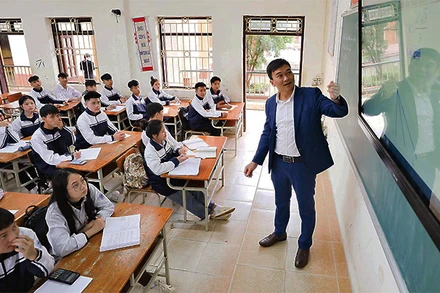 Giờ ôn tập, củng cố kiến thức chuẩn bị cho học sinh Trường THPT Minh Quang (Ba Vì, Hà Nội) thi tốt nghiệp.