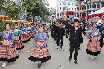 Trình diễn văn hóa truyền thống tại huyện Bắc Hà, tỉnh Lào Cai. (Ảnh: TRÁNG XUÂN CƯỜNG)