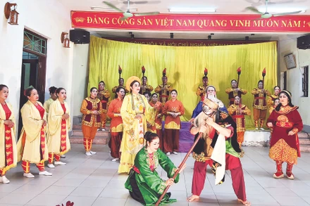 Hoạt động của những nhà văn hóa đã góp phần nuôi dưỡng nghệ thuật truyền thống trên địa bàn huyện Đông Anh.