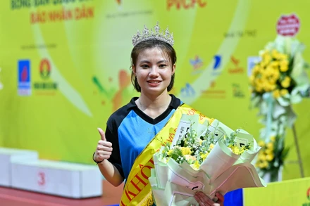 Hoa khôi Giải vô địch bóng bàn Báo Nhân Dân lần thứ 40 Phan Khởi Quyên. (Ảnh: MINH HÀ)