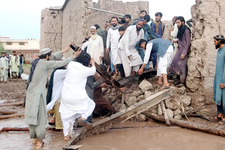 Bão lũ ảnh hưởng cuộc sống của người dân miền đông Afghanistan.
