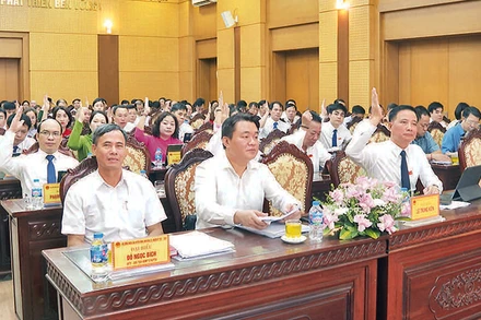 100% đại biểu HĐND huyện Đông Anh tán thành chủ trương thành lập quận Đông Anh và 24 phường thuộc quận. (Ảnh: ĐỨC THÀNH)