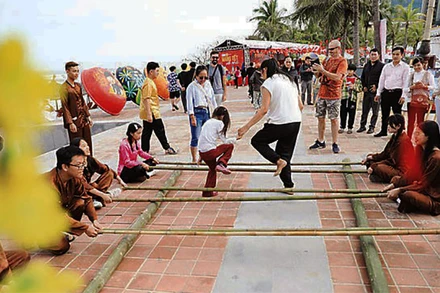 Đà Nẵng tổ chức nhiều hoạt động phục vụ người dân và du khách.