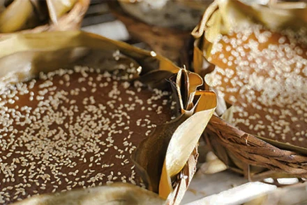 Bánh tổ được dùng nhiều vào dịp Tết cổ truyền.