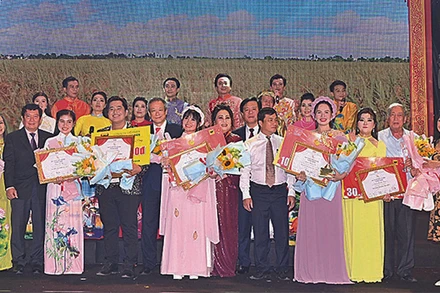 Các thí sinh đoạt giải trong cuộc thi Bông lúa vàng 2023.