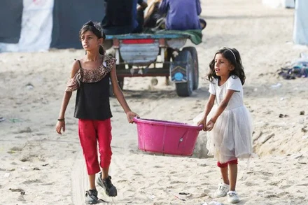 Nhiều trẻ em tại Gaza không được đến trường do xung đột kéo dài. (Ảnh: REUTERS)