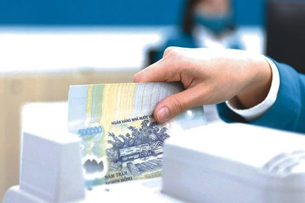 Nợ xấu tăng, nhiều ngân hàng phải tăng trích lập dự phòng rủi ro, ảnh hưởng đến hiệu quả kinh doanh.