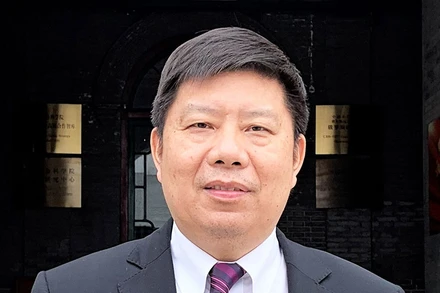 Giải đáp câu hỏi của thời đại