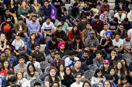 Sinh viên quốc tế đã tốt nghiệp trở thành lực lượng lao động quan trọng ở Canada. (Ảnh The Star)