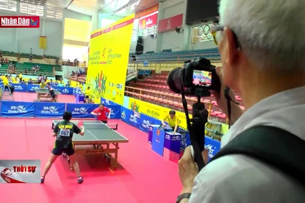 Cổ động viên đặc biệt của giải vô địch bóng bàn Báo Nhân Dân