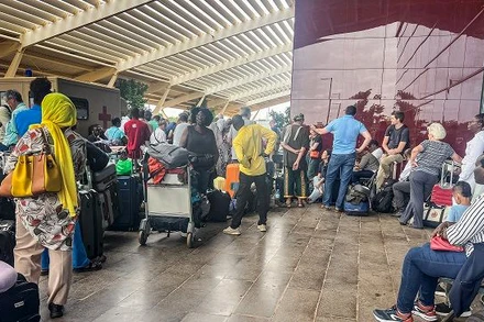 Công dân các nước châu Âu chuẩn bị rời Niger.