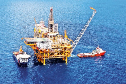 Giàn khoan dầu khí trên biển của Petrovietnam.