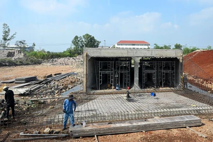 Các đơn vị thi công dự án thành phần 3 dự án đầu tư xây dựng đường cao tốc Biên Hòa - Vũng Tàu. (Ảnh DUY LINH)