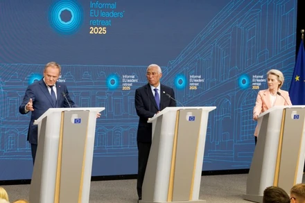 Các nhà lãnh đạo EU họp báo sau hội nghị ở Brussels (Bỉ).