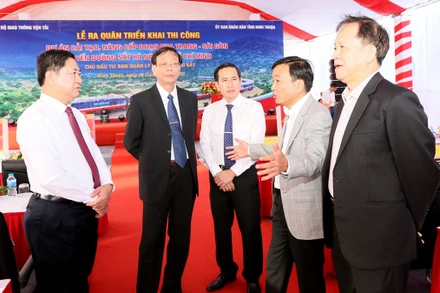 Đồng chí Nguyễn Đức Thanh (người đứng thứ hai bên trái) và lãnh đạo tỉnh Ninh Thuận dự Lễ ra quân triển khai thi công Dự án cải tạo nâng cấp đoạn Nha Trang-Sài Gòn tuyến đường sắt Hà Nội-Thành phố Hồ Chí Minh tổ chức tại Ga Tháp Chàm, Ninh Thuận năm 2023.
