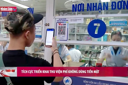 Tích cực triển khai thu viện phí không dùng tiền mặt