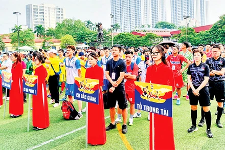 Khai mạc Giải vô địch bóng đá công nhân toàn quốc 2023. (Ảnh NGÔ QUANG DŨNG)