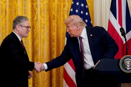 Hai nhà lãnh đạo Anh và Mỹ tại cuộc họp báo ở Washington.