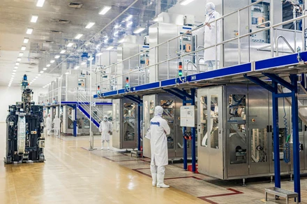 Vinamilk có nhiều sản phẩm Halal đáp ứng đầy đủ tiêu chí, yêu cầu của thị trường Hồi giáo. Trong ảnh: Dây chuyền sản xuất hiện đại tại Nhà máy sữa Vinamilk. (Ảnh HOÀNG SƠN)