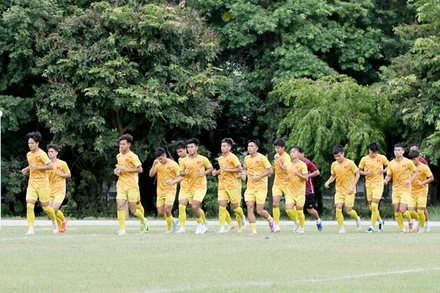 Ðội tuyển U23 Việt Nam tập luyện trước trận bán kết với U23 Malaysia. (Ảnh VFF)