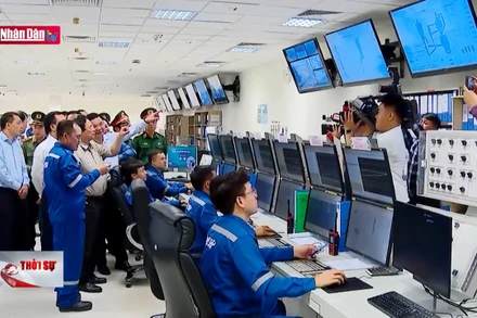 Thủ tướng thăm và làm việc với Nhà máy lọc hóa dầu Nghi Sơn