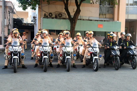 Lực lượng chức năng ra quân xử lý các vi phạm trật tự an toàn giao thông, trật tự an toàn xã hội.