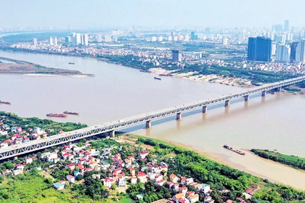 Hà Nội cần khai thác lợi thế từ sông Hồng. (Ảnh Hải Linh)