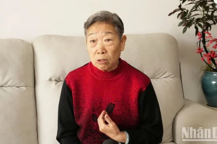 Bà Vu Thục Huệ trả lời phỏng vấn phóng viên Báo Nhân Dân.