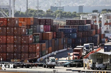 Quang cảnh cảng hàng hóa ở Los Angeles, California (Mỹ). (Ảnh: THX/TTXVN)