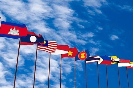 Quốc kỳ các quốc gia ASEAN.