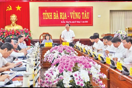 Các đại biểu đóng góp nhiều ý kiến tháo gỡ vướng mắc trong quản lý, vận hành nhà chung cư.