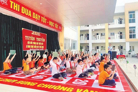 Trang bị kiến thức phòng cháy, chữa cháy, thoát hiểm cho học sinh