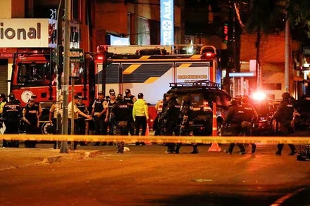 Cảnh sát phong tỏa hiện trường vụ ám sát ứng cử viên tổng thống Ecuador. (Ảnh REUTERS)