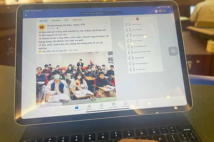 Quảng cáo về dịch vụ thi hộ chứng chỉ ngoại ngữ trên mạng xã hội. (Ảnh TUỆ NHI)