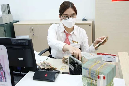 Giao dịch tại Ngân hàng SeAbank.