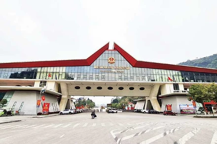 Cửa khẩu quốc tế Hữu Nghị, Cao Lộc (Lạng Sơn).